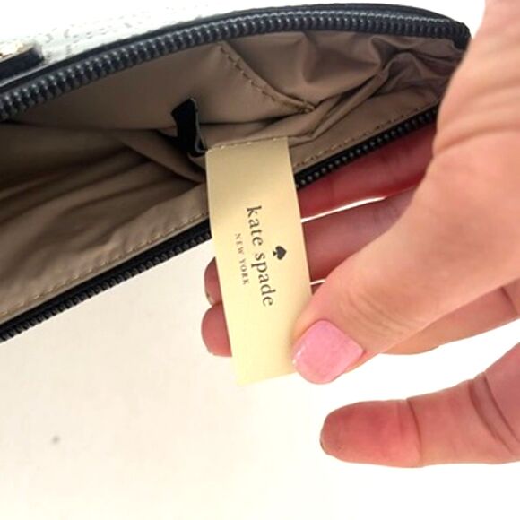 Kate Spade Metro Black Patent Hearts Pouch Clutch Makeup Bag Top Zip - Picture 6 of 7